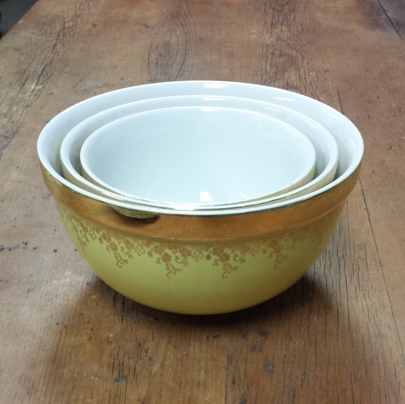 Hall's Superior Quality Kitchenware Set of 3