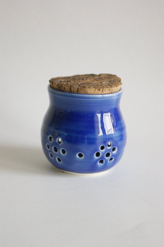 Porcelain Garlic Keeper / Ceramic Garlic Keeper / Handmade