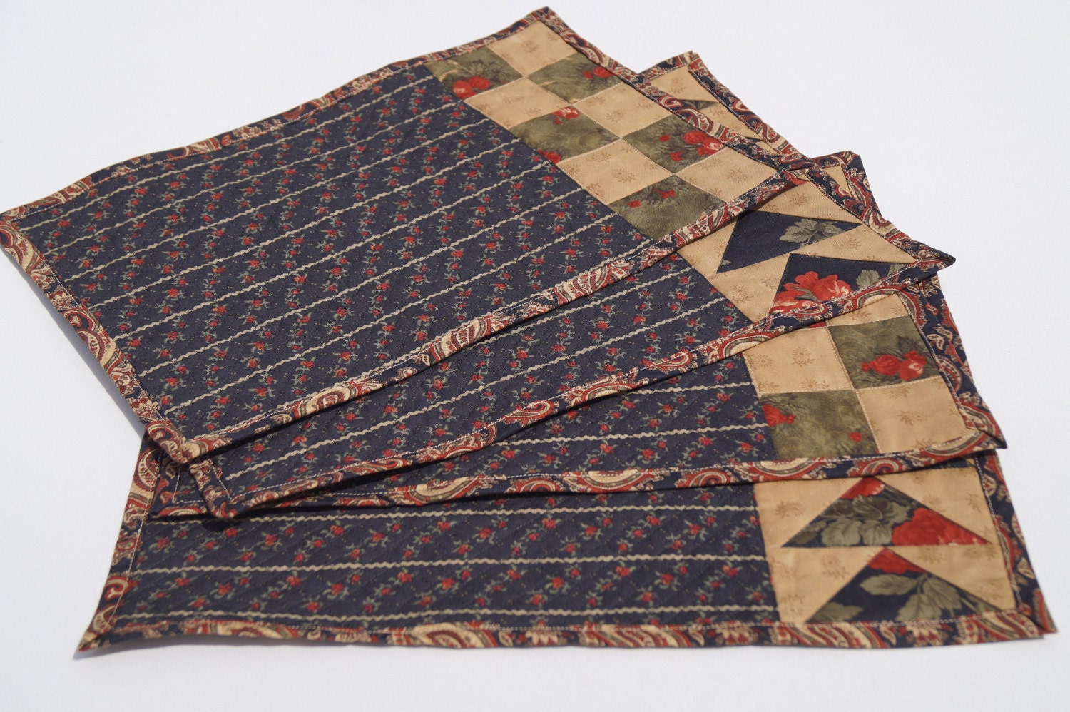 Quilted Placemats Set of 4 in Red and Black with by MyBitOfWonder