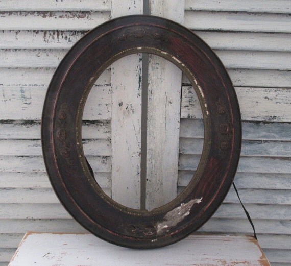 ANTiQuE ViCToRiaN OVaL WooD FRaMe LaTe 1800's by moondogcottage