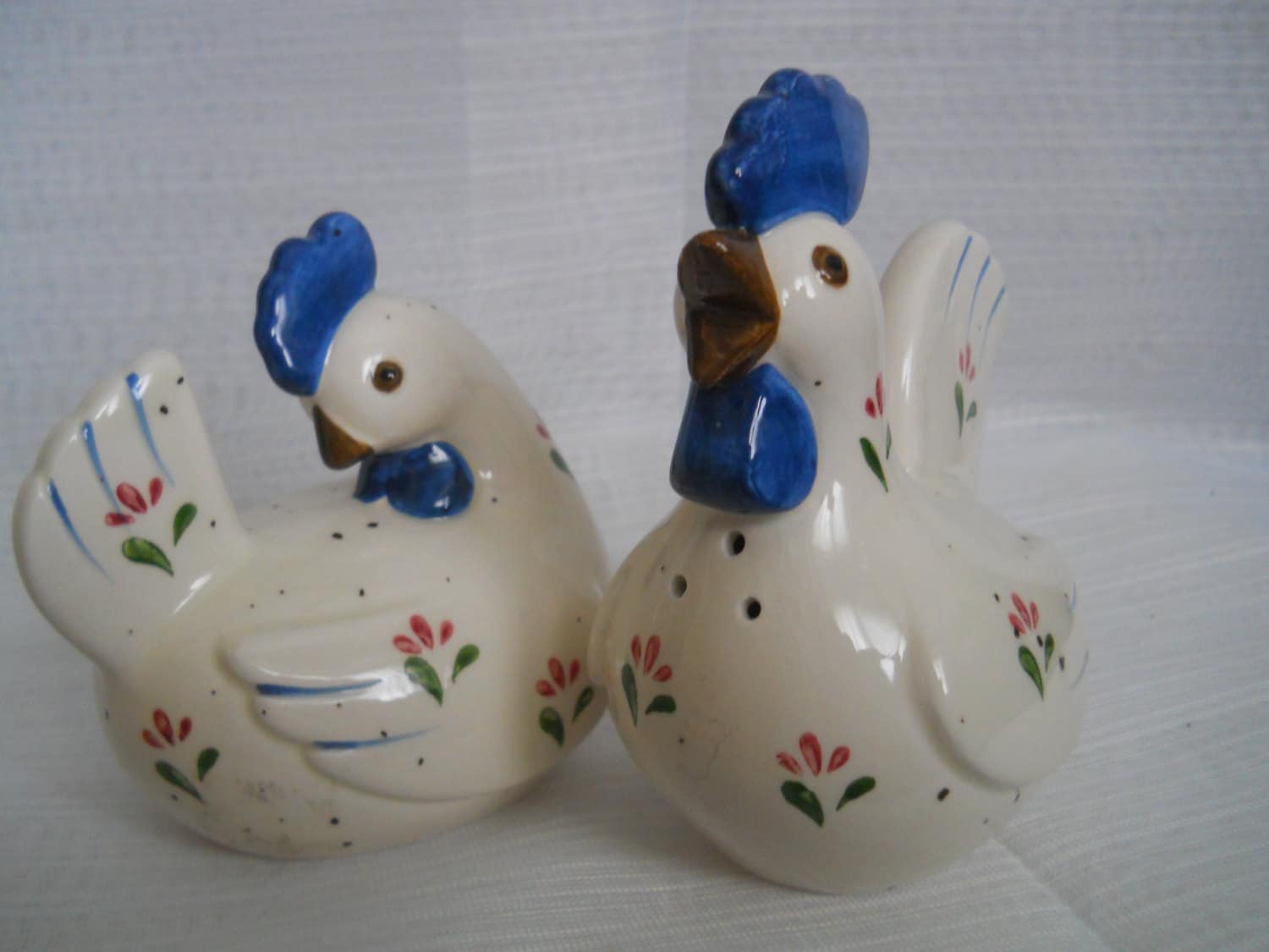 Rooster and Hen Salt and Pepper Shakers vintage, collectible, Japan Haute Juice