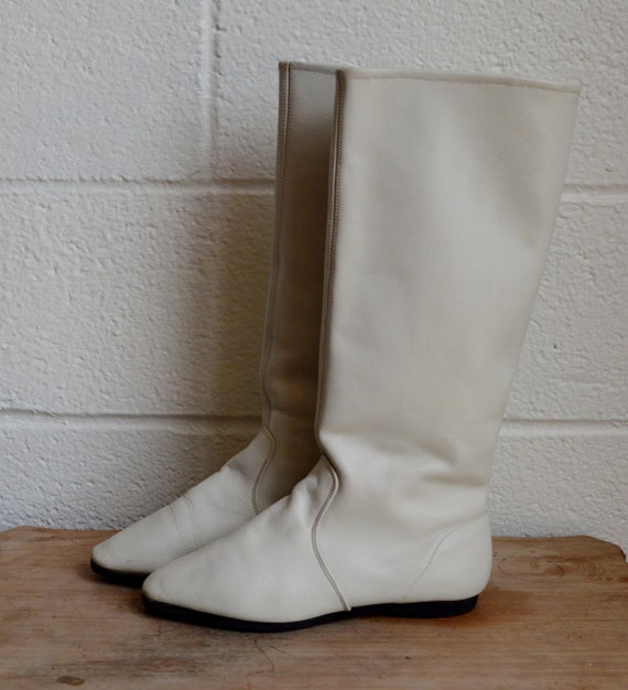 Vintage White Go Go Boots 76