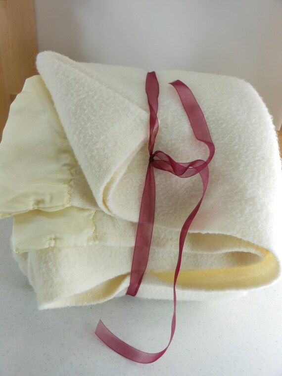 FIELDCREST Touch Of Class Blanket Ivory Acrylic 88 X