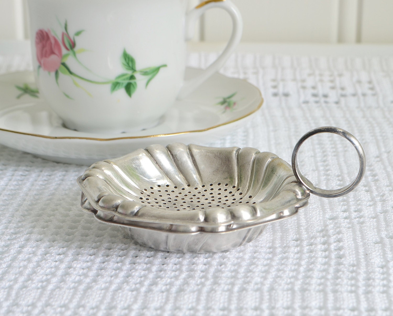 Small tea strainer with drip cup vintage Swedish tea set
