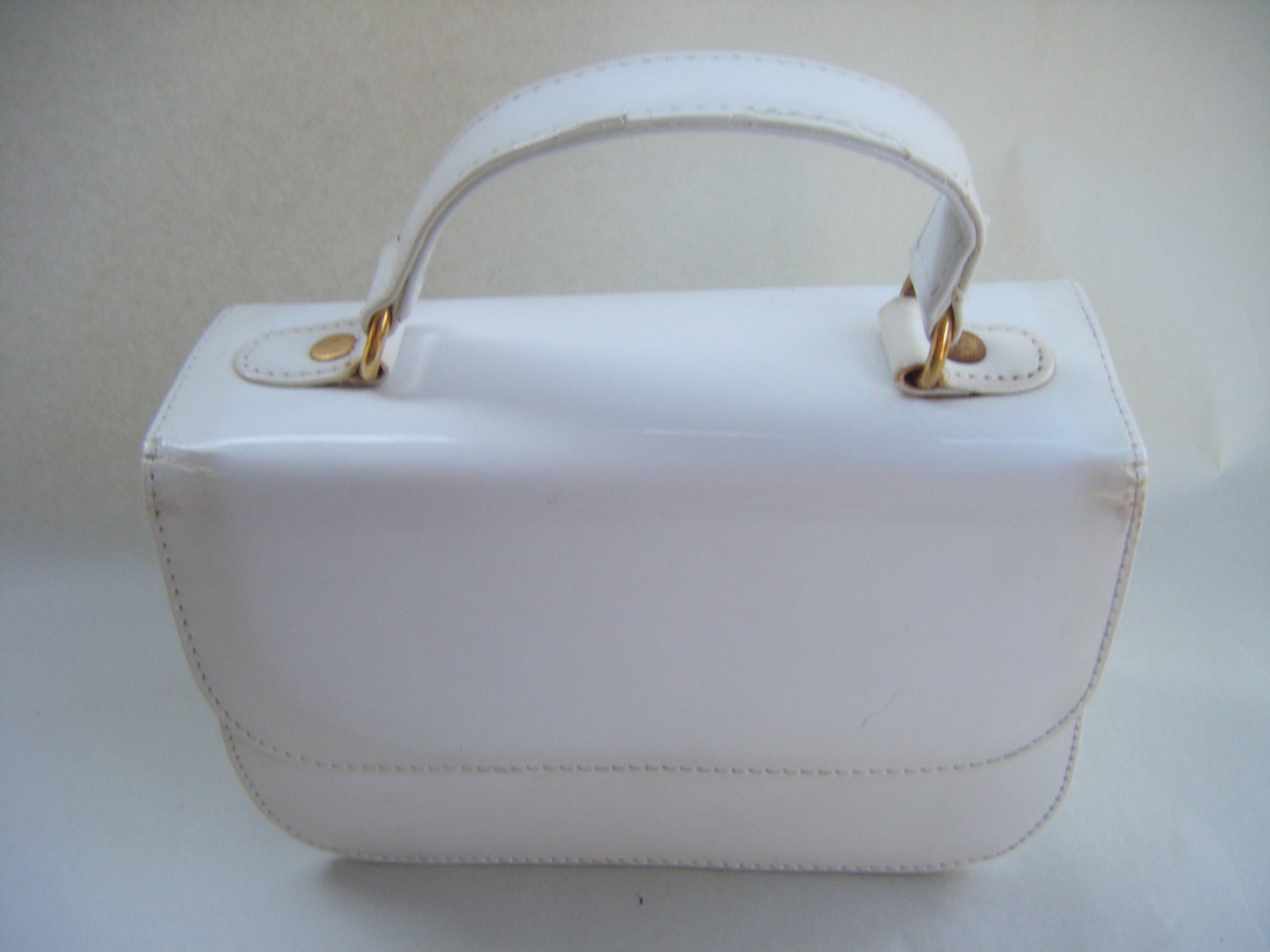 white vintage purse