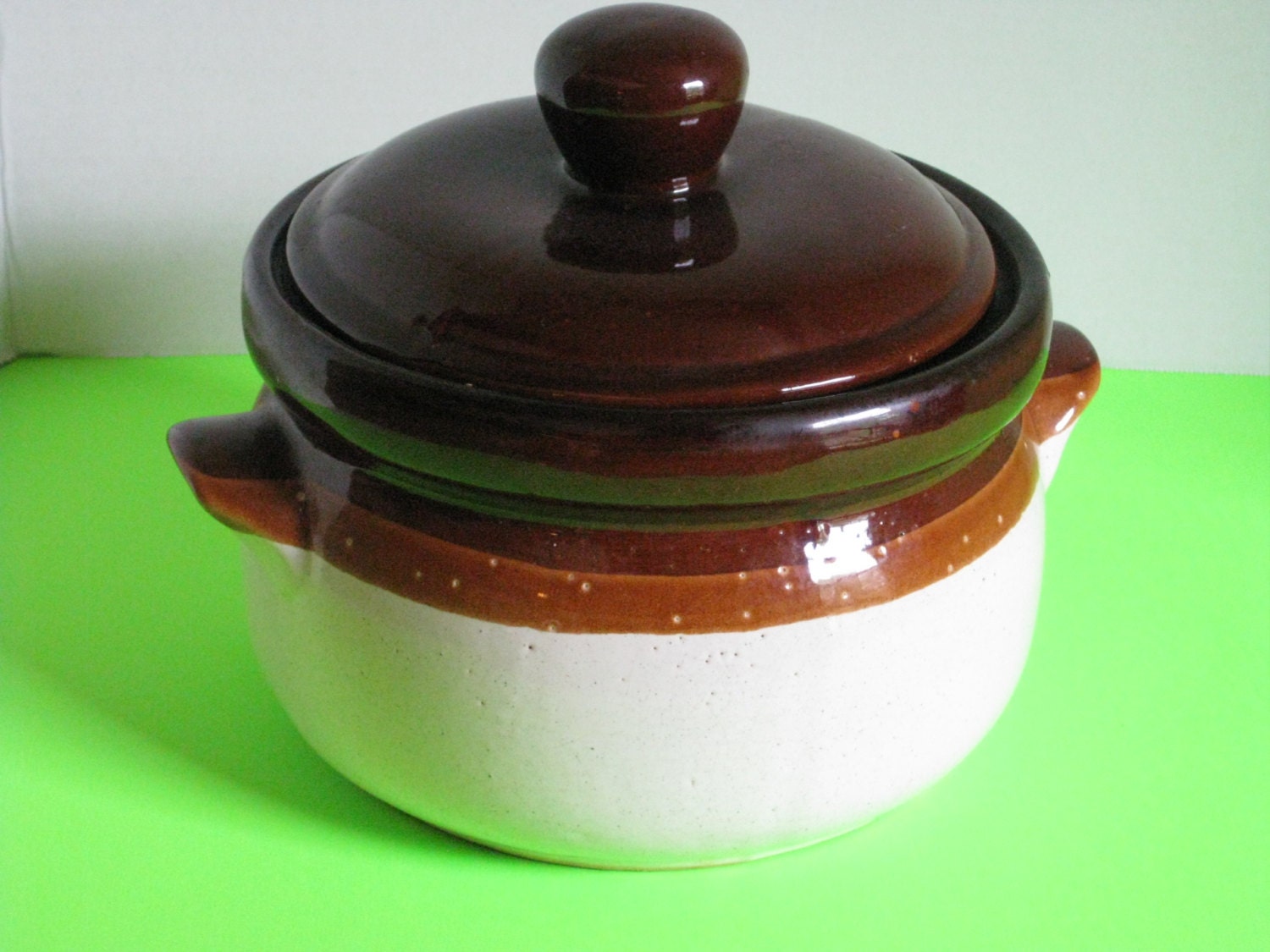 Vintage Pottery Bean Pot, Crock Haute Juice