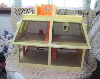 Doll House,1980 Mattel Littles Doll House.1980,Small Dolls House, Dolls,Mattel Doll House,Toys,Vintage Toys,