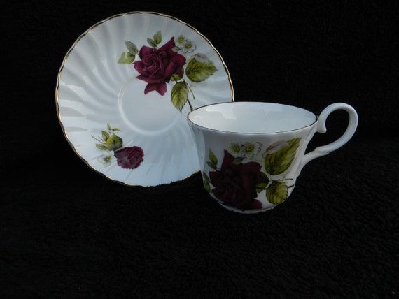 Saucer: Cup porcelain saucers and vintage Tea Vintage decorated tea and cups hand second Hand