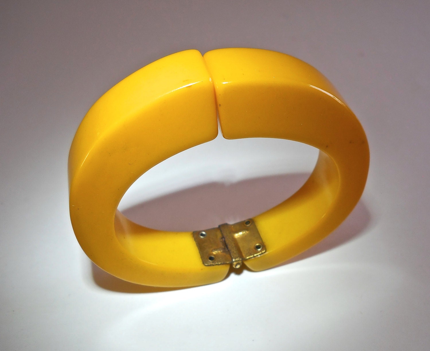 Hinged Yellow Bakelite Bracelet Cuff Spring Loaded Vintage