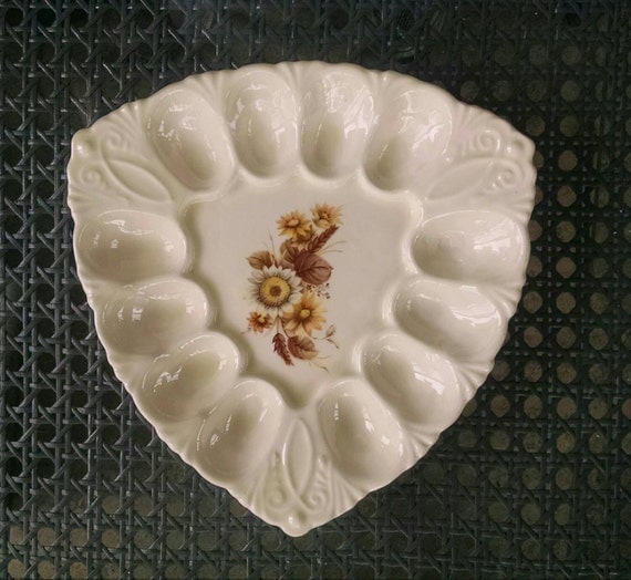 Unique vintage deviled egg plate