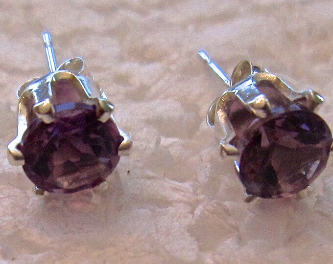 Amethyst Stud Earrings, 6mm Round, Natural, Set in Sterling Silver E788