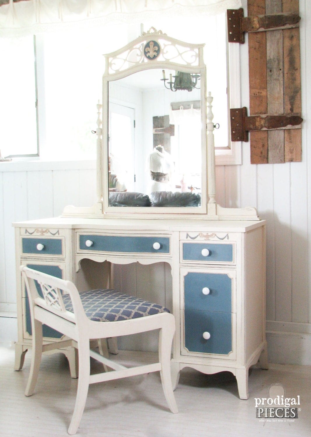 Ornate Blue and White Vintage Dressing Table Vanity with