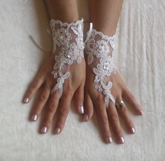 Ivory lace glove free shipping bridal wedding fingerless french lace gauntlets guantes floral beaded rustic elegant