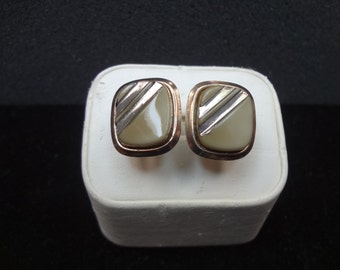 Vintage Gold tone Cuff links with a Brown/Gray stone featuring two Stripes