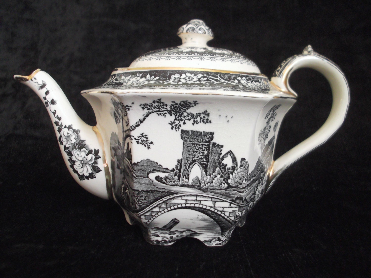 Rare Sadler Teapot “Brigadoon” Black and white vintage teapot.Vintage