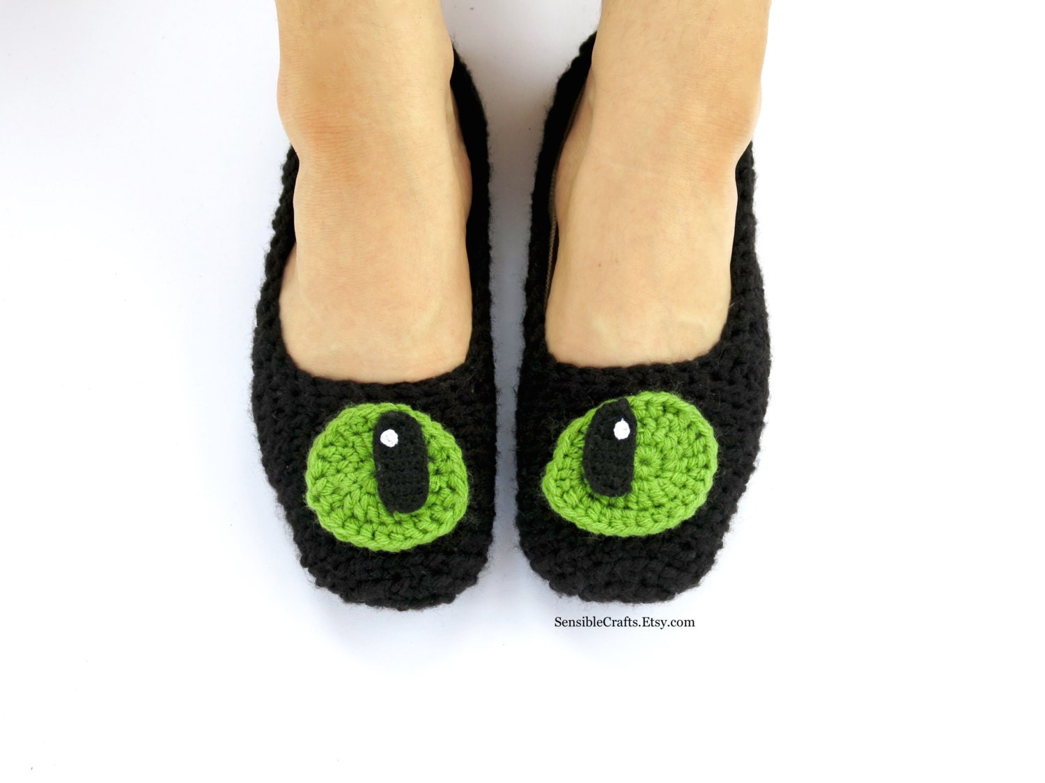 Adults' Dragon Slippers UNISEX // Crochet Fandom