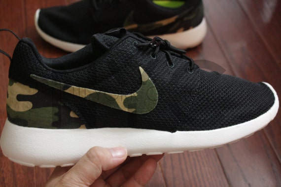 nike roshe run mens camo