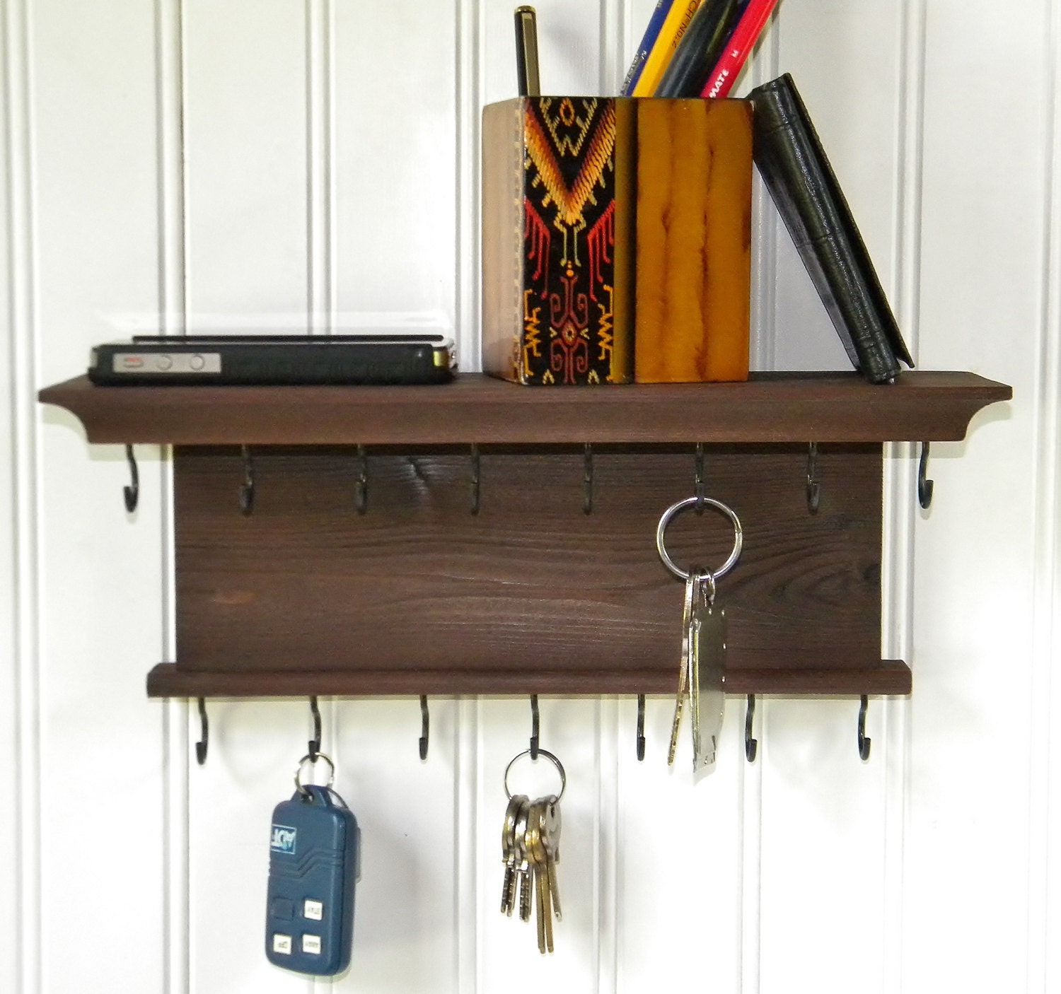 wall key holder with shelf