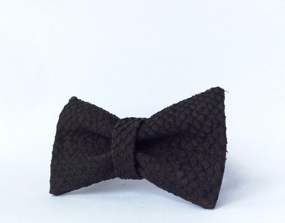 Fish Leather bow tie BLACK suede Salmon fish by FishLeatherIceland