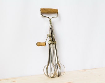 Vintage hand whisk Soviet egg beater Hand crank mixer Rotary egg beater Rustic home decor Kitchen decor Made in USSR