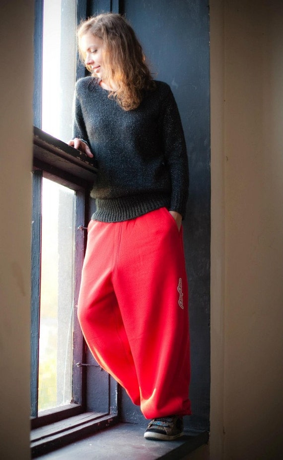 red sweatpants outfit women's