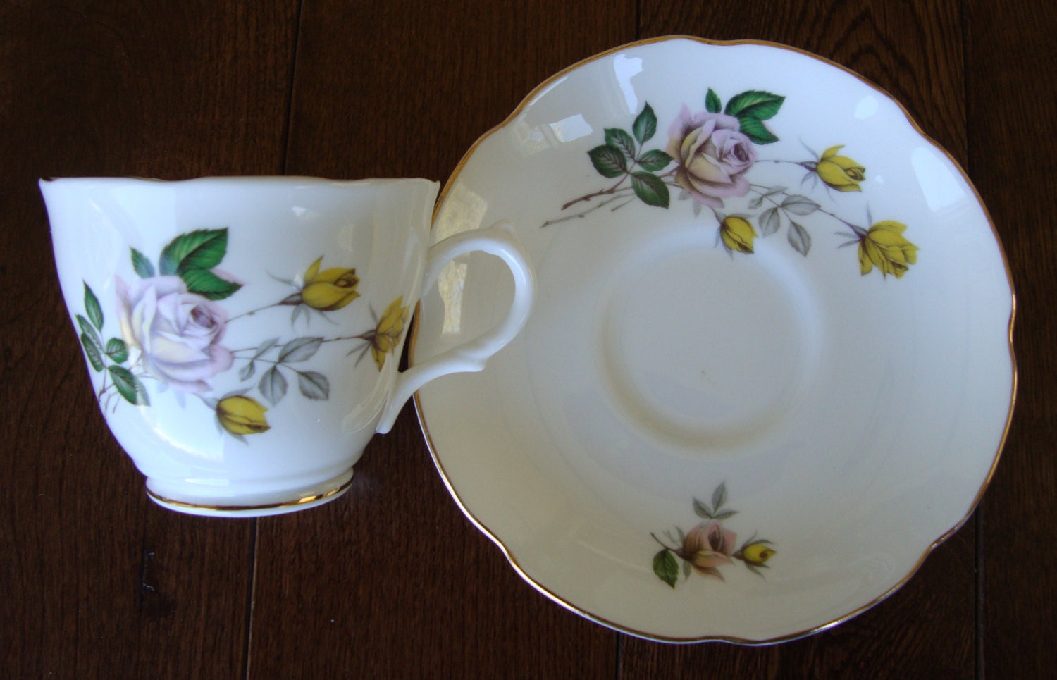 Royal Grafton Fine Bone China Made in England by OfftheShelf2015