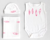 Baby Giftset - Onesie, Muslin Blanket and Hat - Pink Feathers