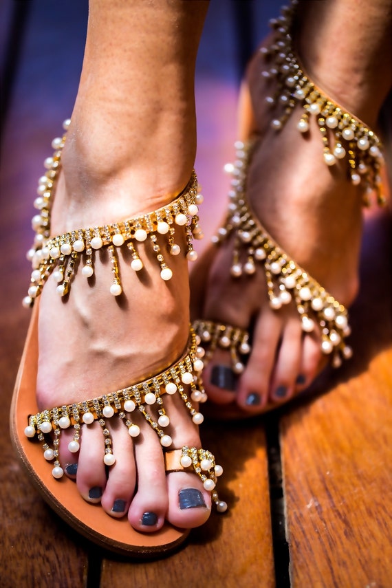 Genuine leather sandals decorated with high quality strass