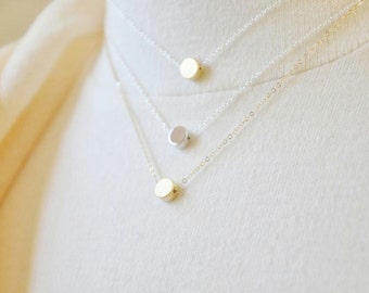 Silver Dot Necklace/ Tiny Circle Necklace/ Round Charm Necklace/ Layering Necklace/ Minimal Necklace/ Everyday Necklace/ Dainty Necklace