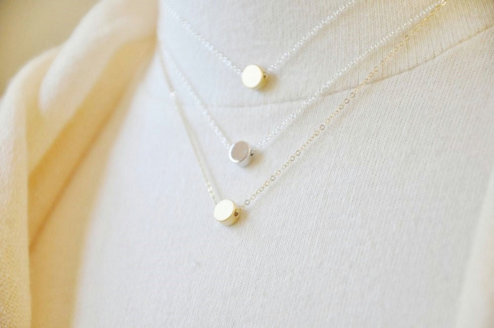 Silver Dot Necklace/ Tiny Circle Necklace/ Round Charm Necklace/ Layering Necklace/ Minimal Necklace/ Everyday Necklace/ Dainty Necklace