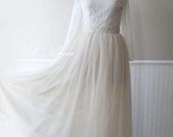 Hand Made Rustic Vintage Lace Wedding Gown Country Scoop Neckline Long Sleeve Dress Hand Made Rustic Vintage Lace Wedding Gown Country Scoop Neckline Long Sleeve Dress