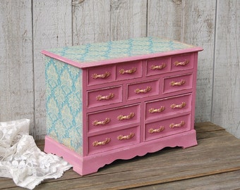 Hand painted shabby chic home decor & por TheVintageArtistry