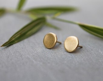 Minimalist earrings, Round earrings, Small Gold stud earrings, gold round stud earrings, geometric earrings, circle gold studs, Nickel free