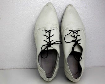 Size 9 White Leather Winklepicker Mod Shoes