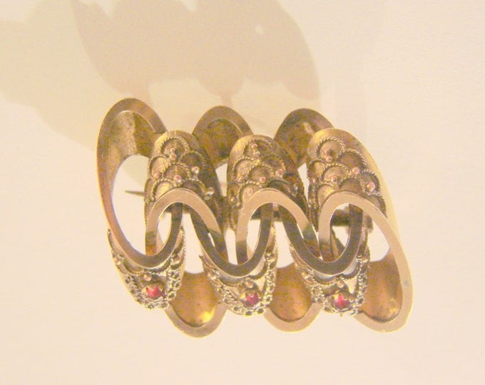 Victorian Designer Signed Rose Cut Garnet Brooch or Pendant / Etruscan Revival / Gold Ornamentation / Vintage Jewelry