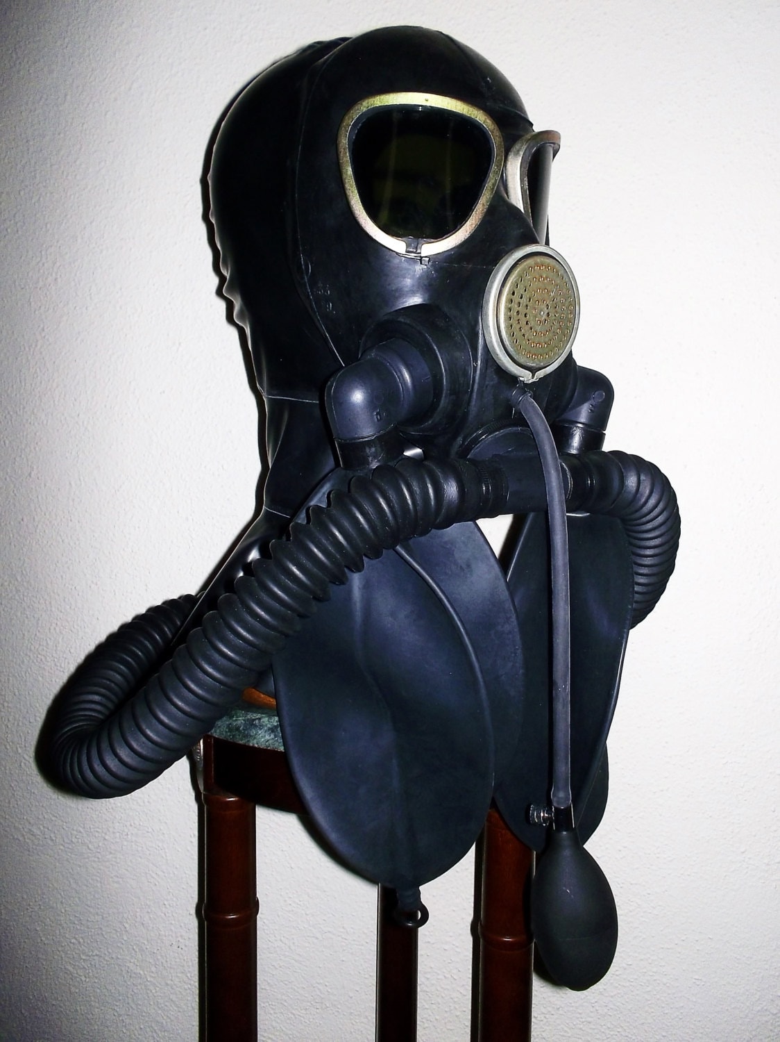 Latex rebreather hood