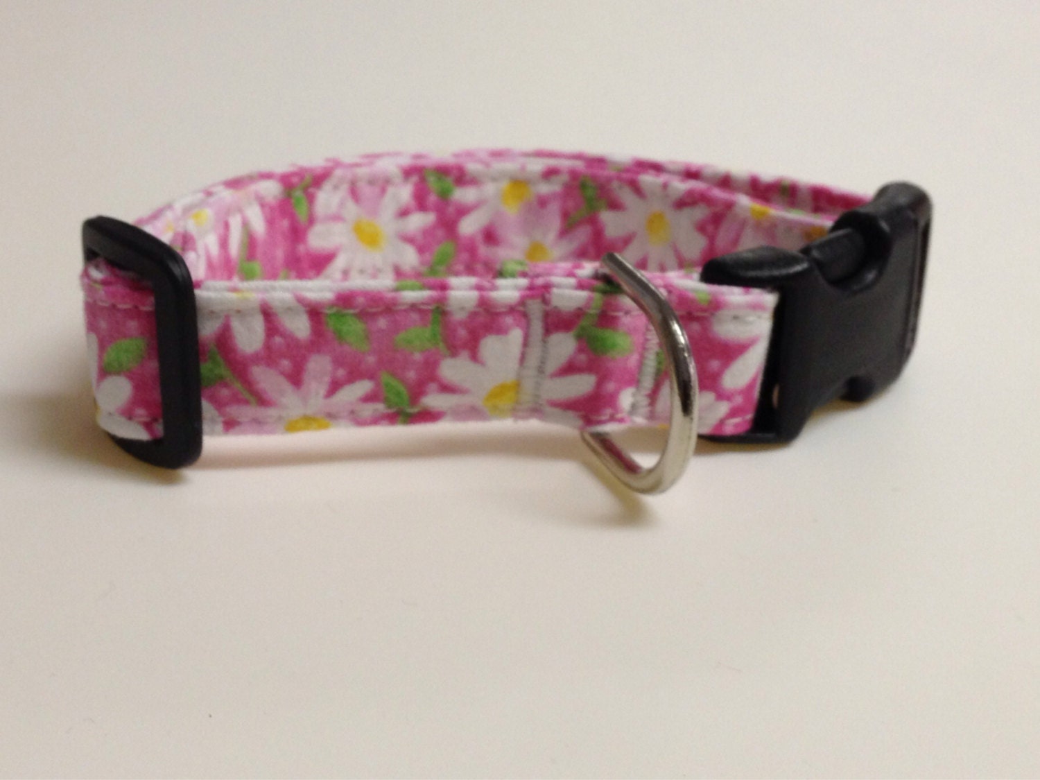 Adjustable Daisy Print Pink Dog Collar