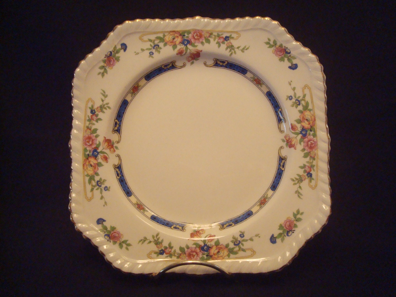 Johnson Bros old english Eastbourne Square scalloped lunch