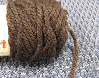CRAFT YARN CHUNKY, knitting wool yarn, Beehive by Patons, 4 x 50gm balls, brown skein, 3 lots available, Mailed from Canada