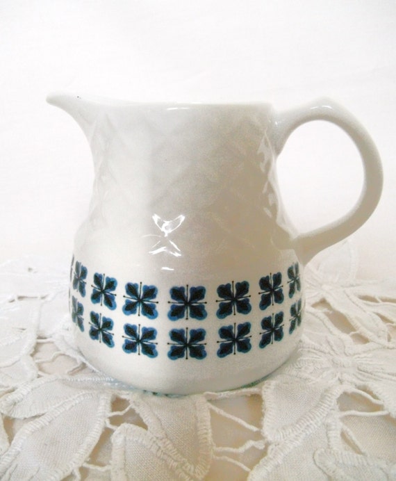Vintage Meakin Milk Jug / Creamer. Alfred Meakin. Ironstone.