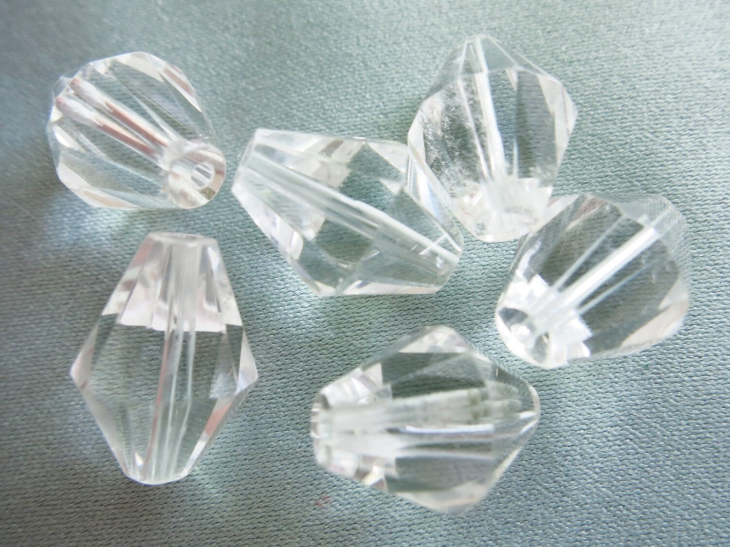 White Diamond shaped glass beads 14 x 10mm 6 by beadfairystash