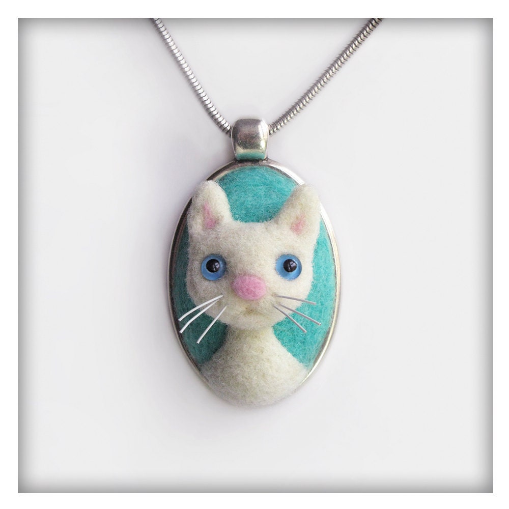 Kitten Pendant Necklace Needle Felted Jewelry Cat jewelry