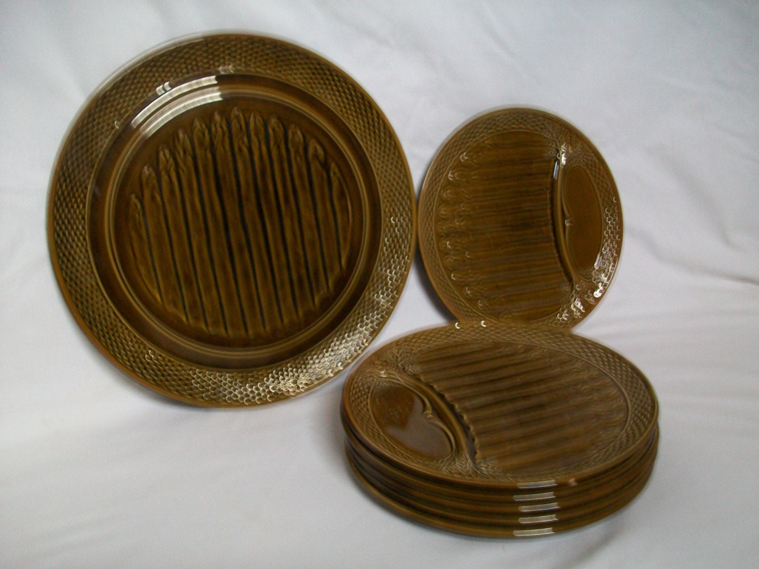 Vintage French Asparagus Dinner Set//6 Plates with Large Serving Plate