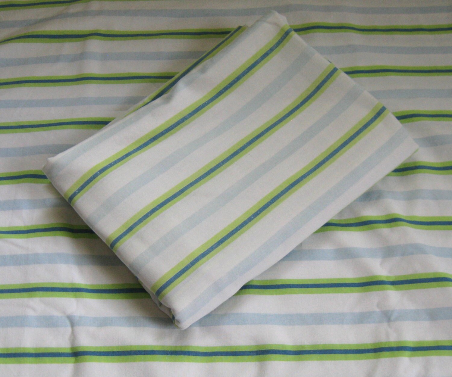 striped Twin Flat Sheet . Set of 2 . 2 Twin Flat Sheets