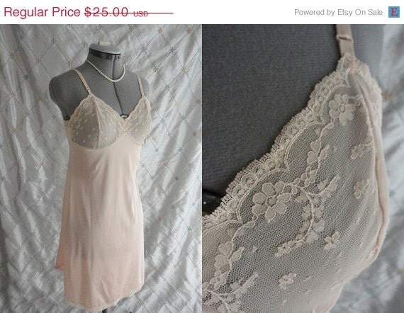 ON SALE 60s Lingerie // Vintage 1960s 1970s Cream by ChiffonLounge