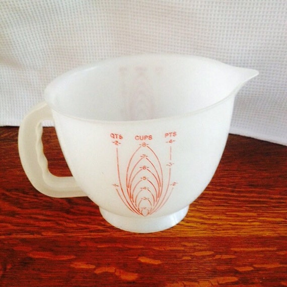 Tupperware 8 Cup Batter Measuring Bowl by ContemporaryVintage