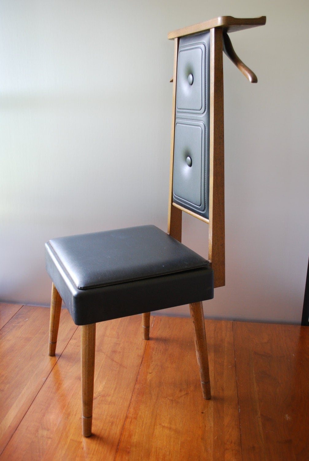 Vintage Mens Valet Butler dressing chair Solid Wood Medium