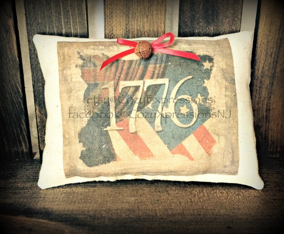 Primitive 1776 Pillow Tuck