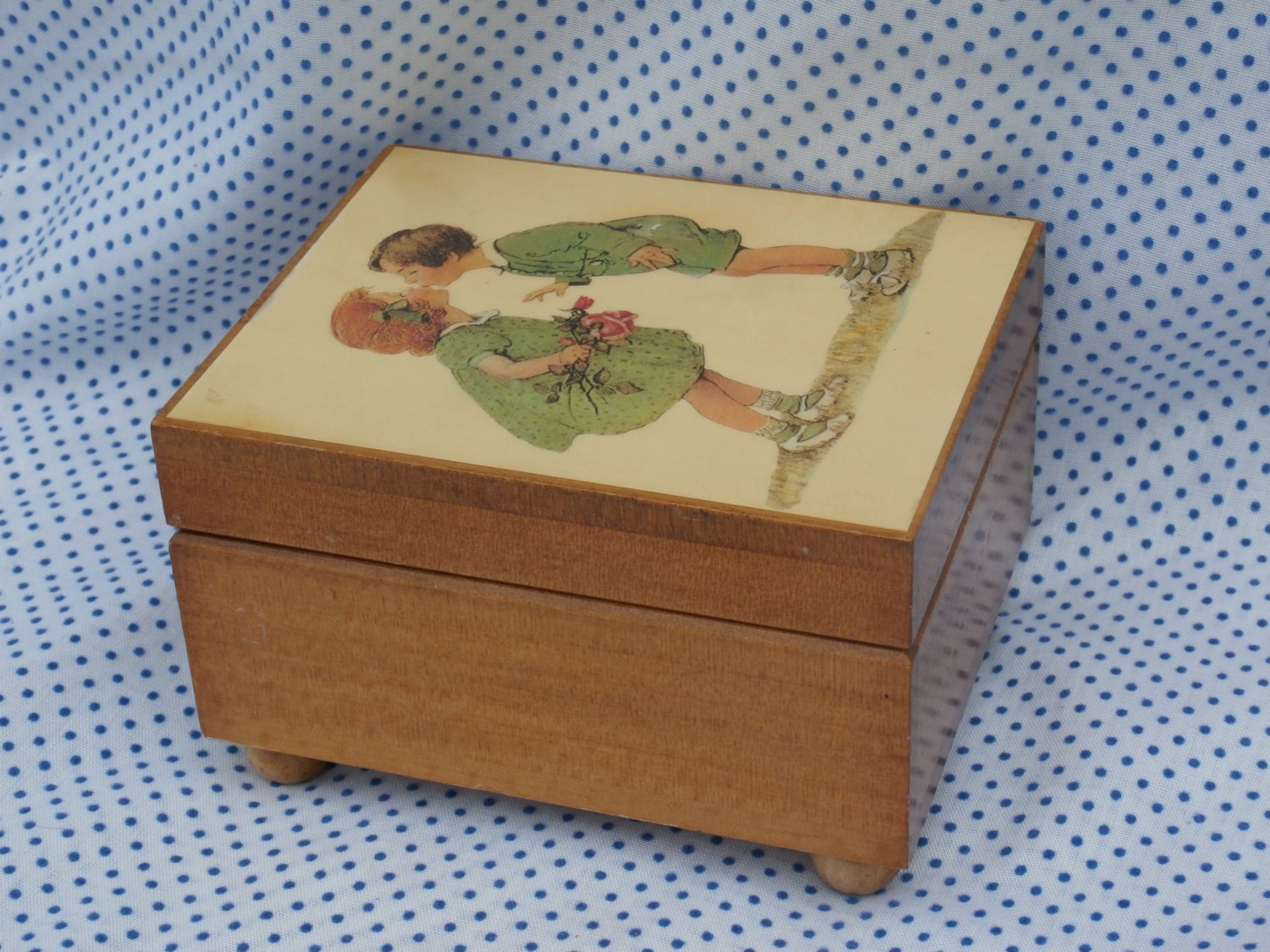 Wooden Music Box, Japan Made, Little Boy and Girl Design, Plays It’s a Small World Haute Juice