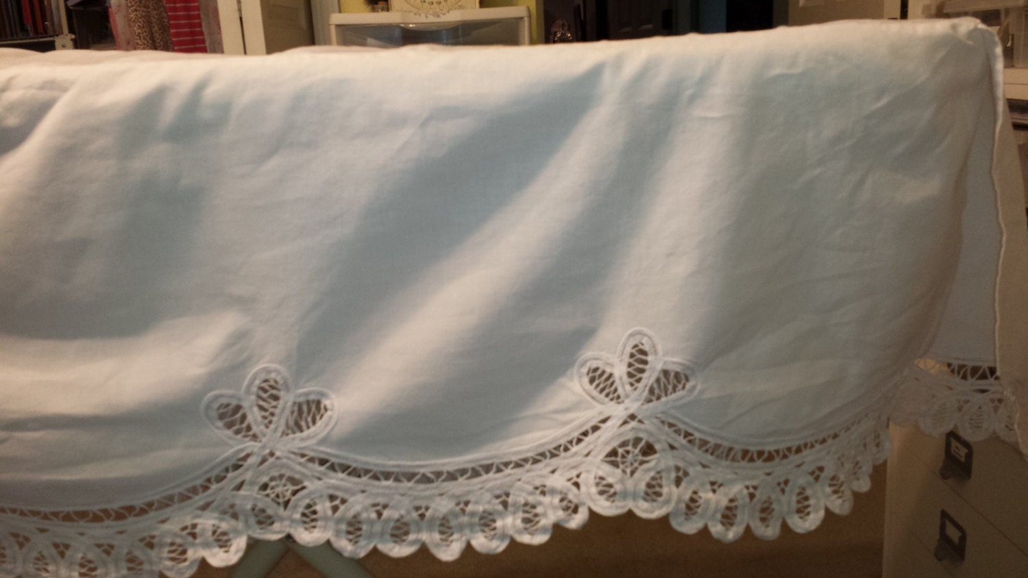 Vintage Full size battenburg lace bedskirt beautiful white
